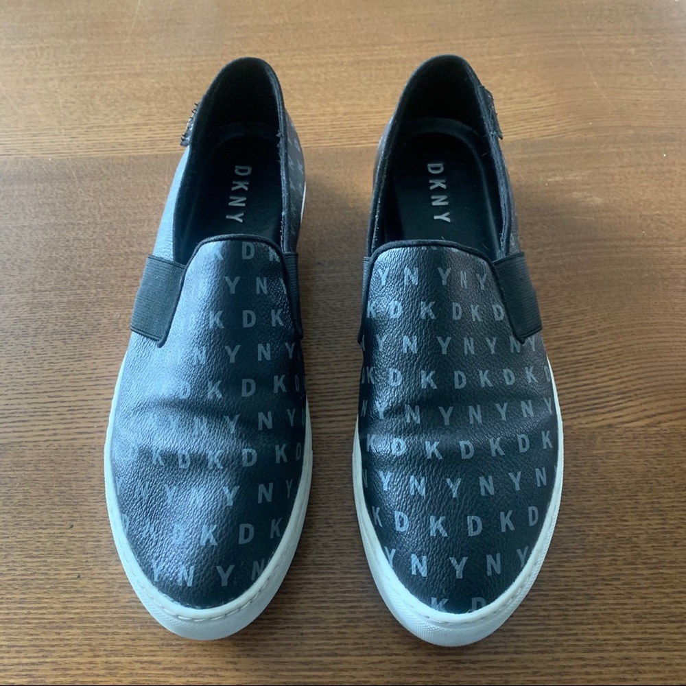 DKNY Logo Print Slip-On Sneaker SZ 9.5